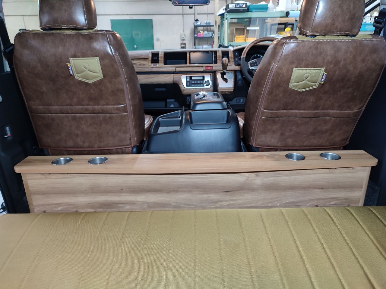 『　デッキカウンター　』で車内をオシャレに快適性UP♪